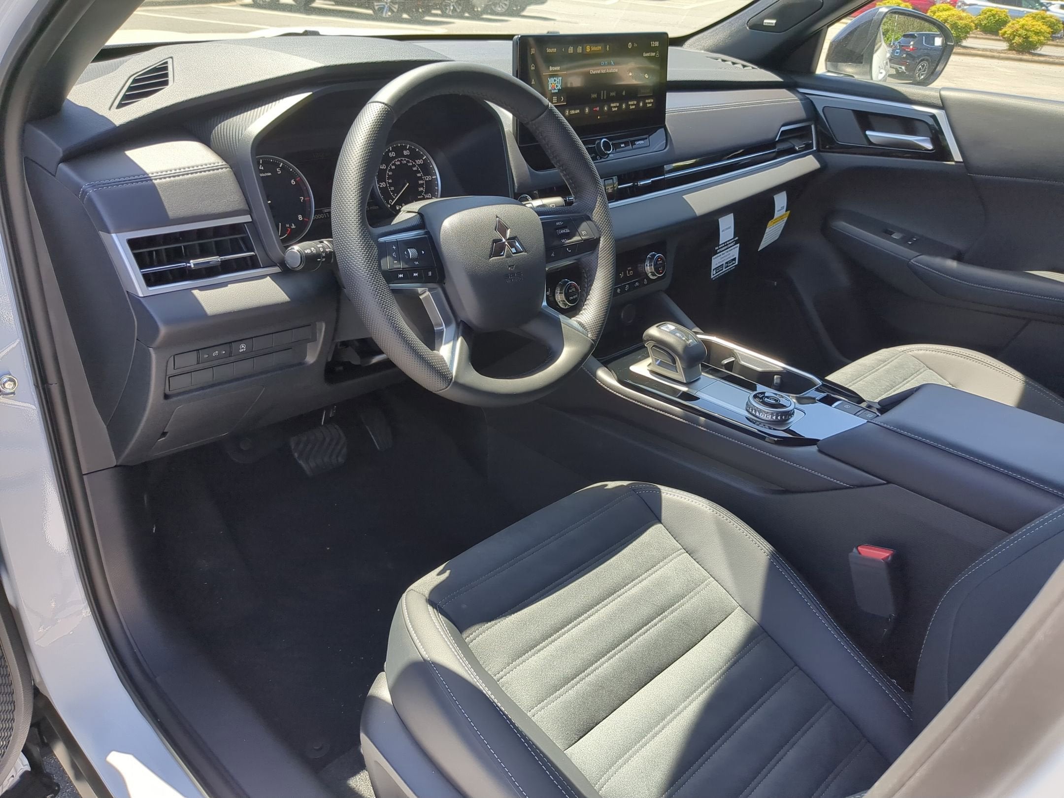 2026 Mitsubishi Outlander LE