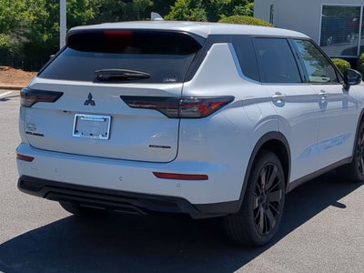 2026 Mitsubishi Outlander LE