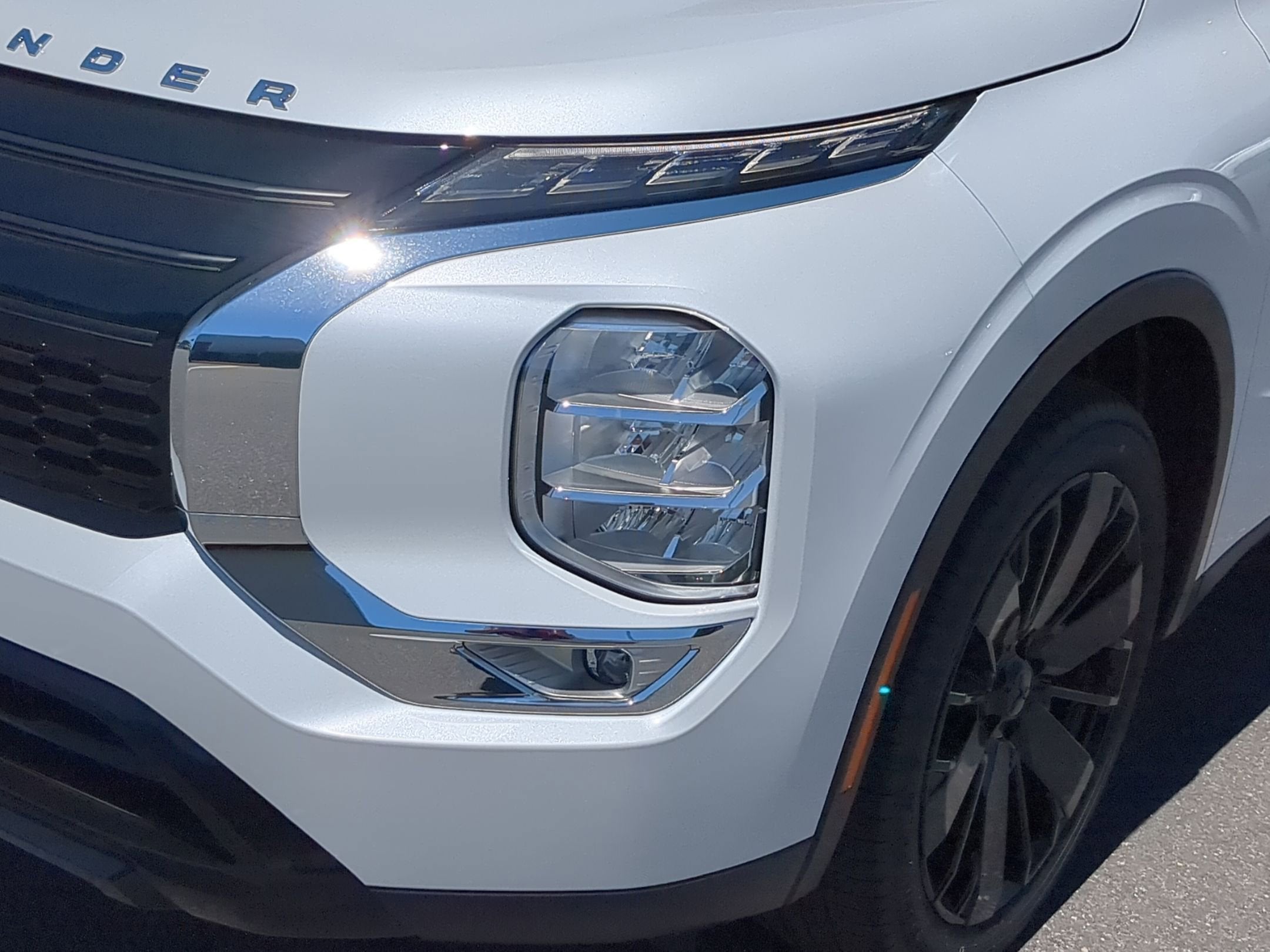 2026 Mitsubishi Outlander LE