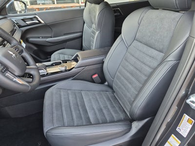 2026 Mitsubishi Outlander LE