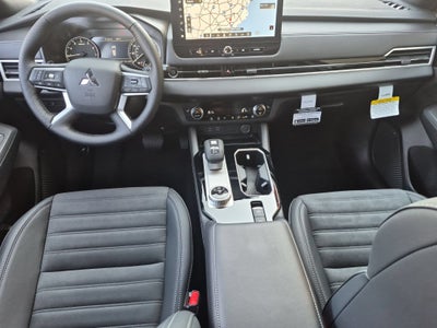 2026 Mitsubishi Outlander LE