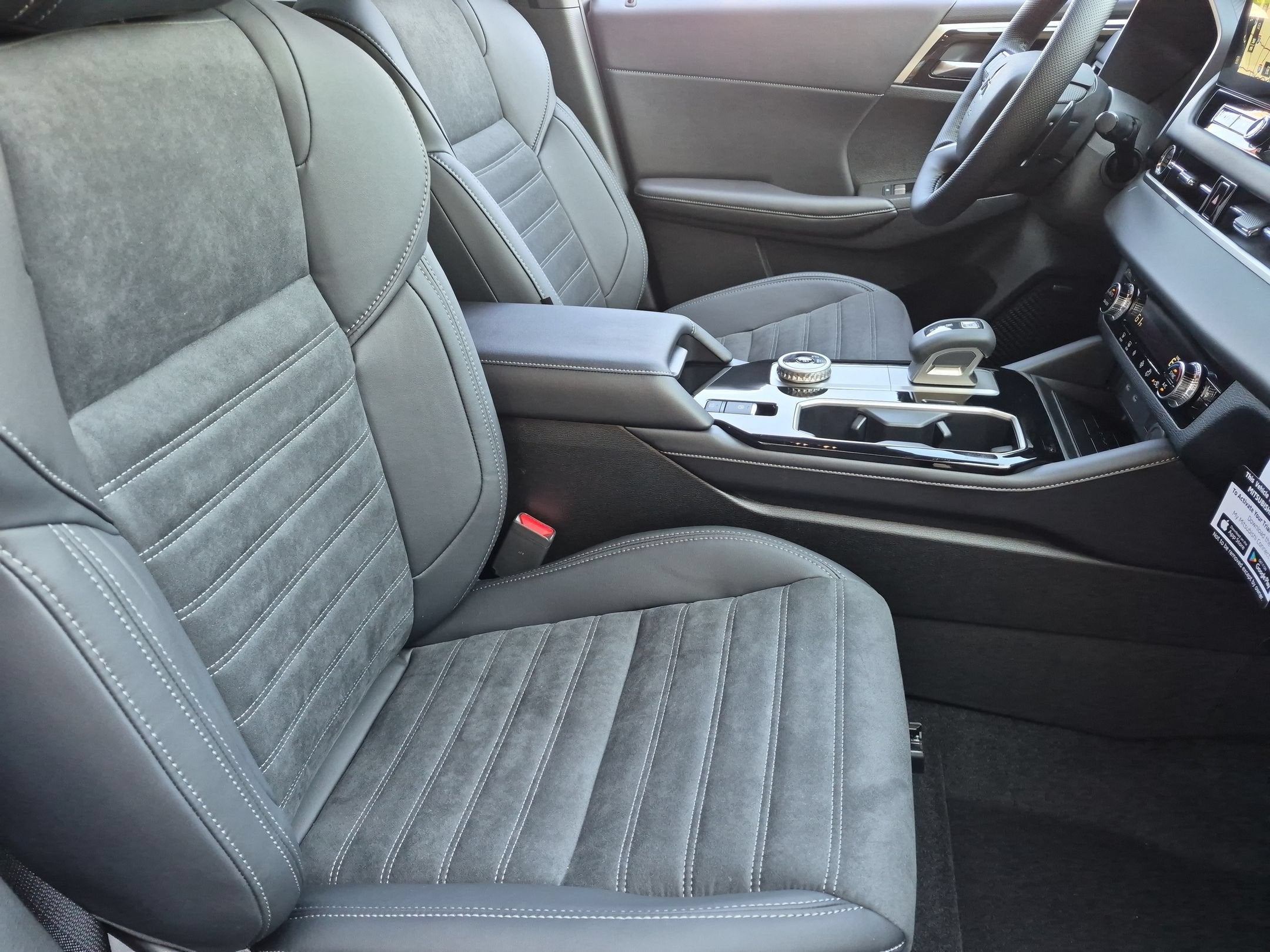 2026 Mitsubishi Outlander LE