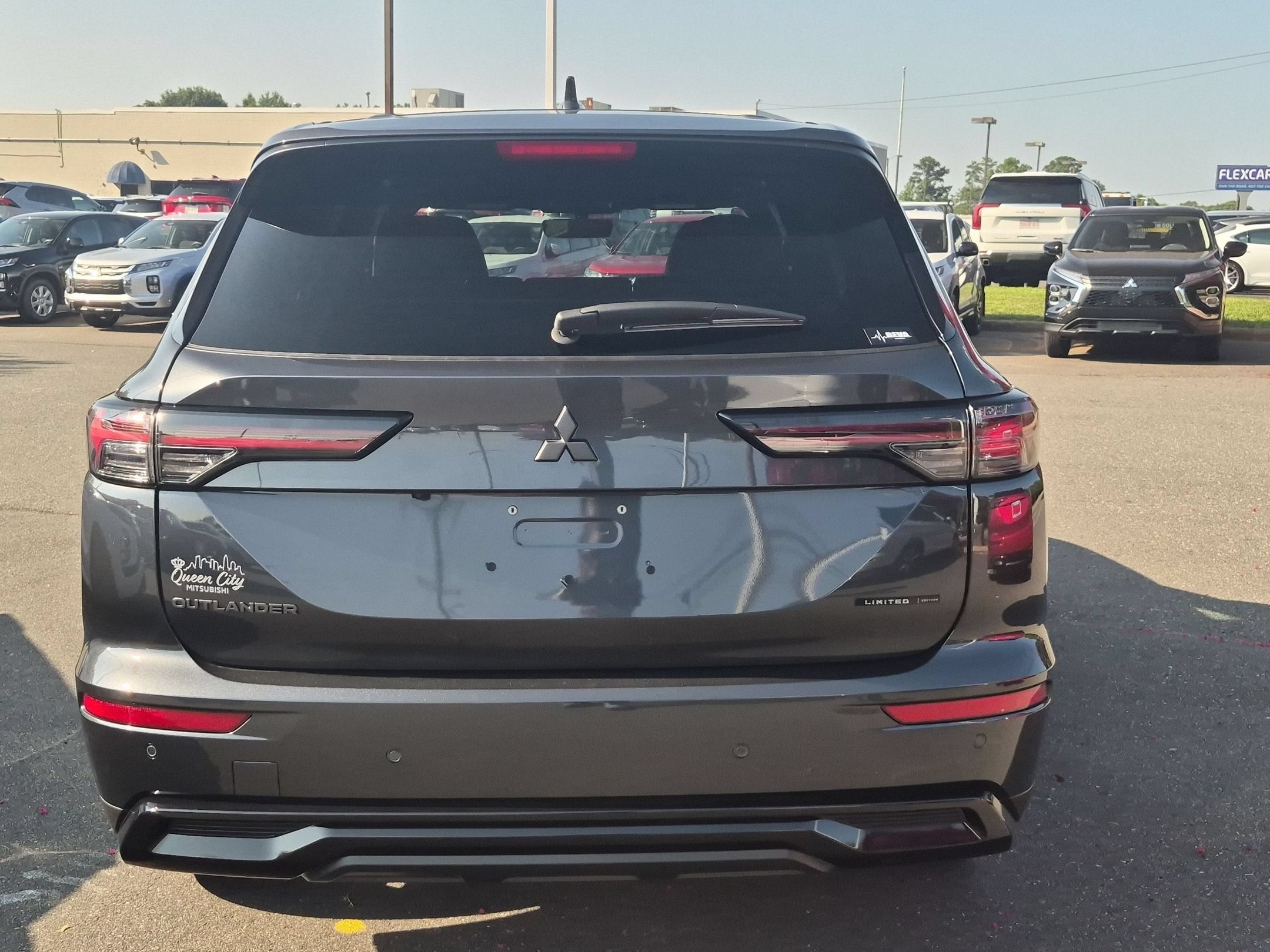 2026 Mitsubishi Outlander LE