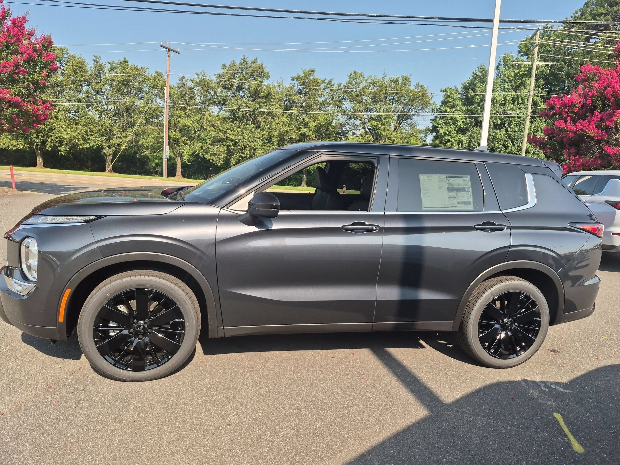 2026 Mitsubishi Outlander LE