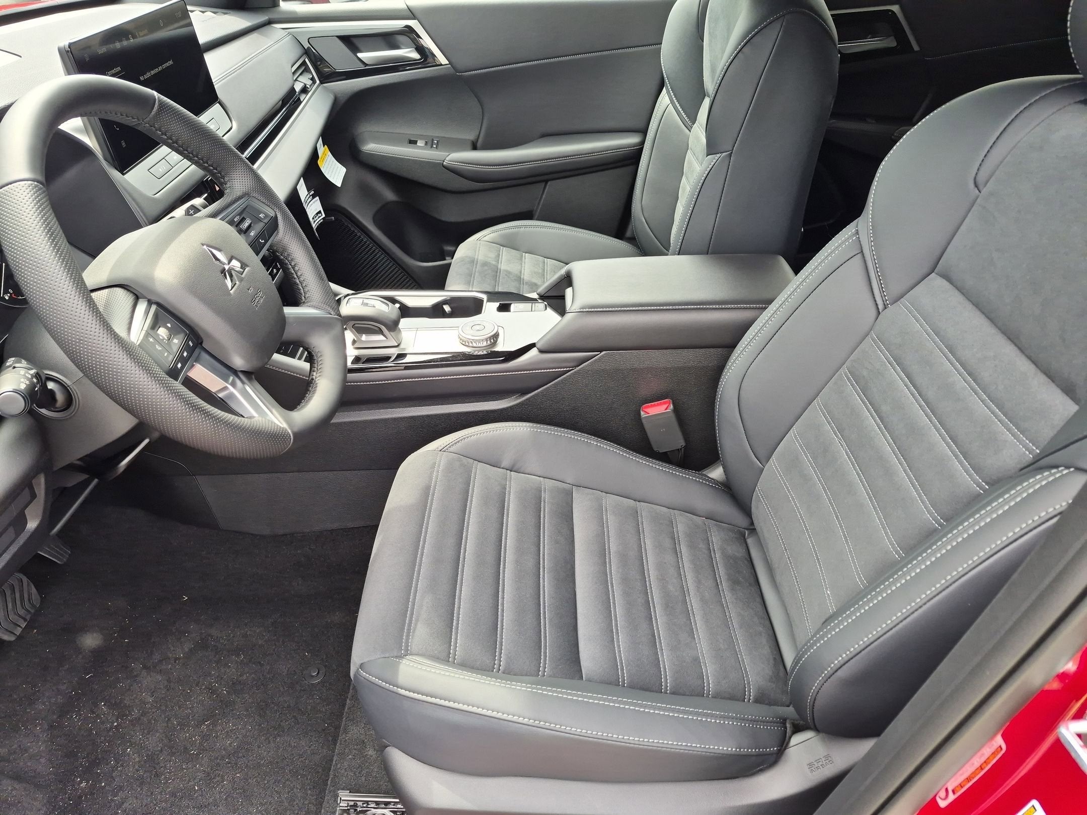 2026 Mitsubishi Outlander LE