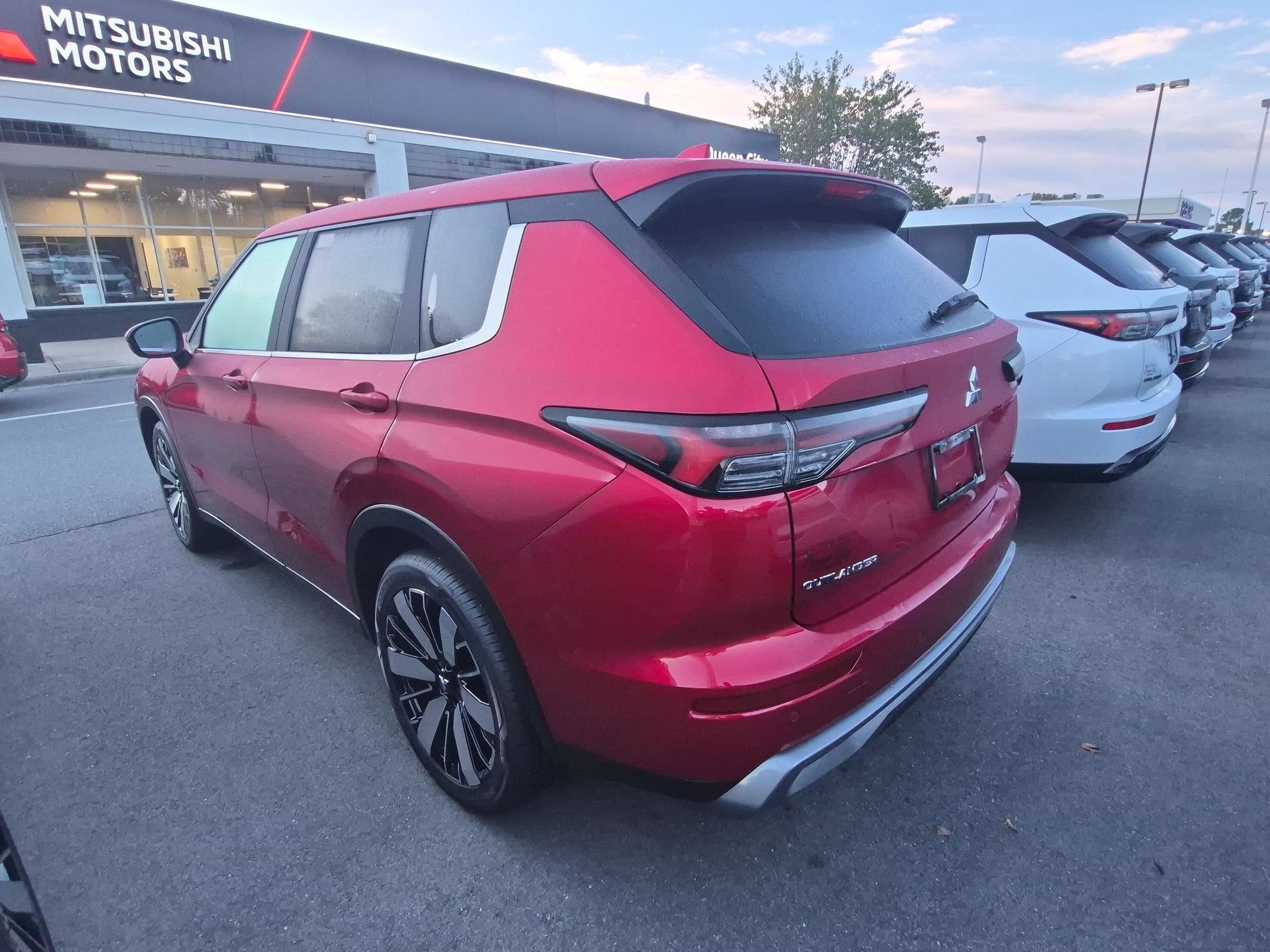 2026 Mitsubishi Outlander SE