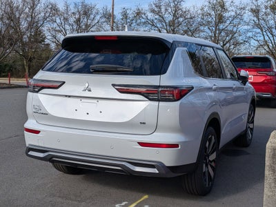 2026 Mitsubishi Outlander SE