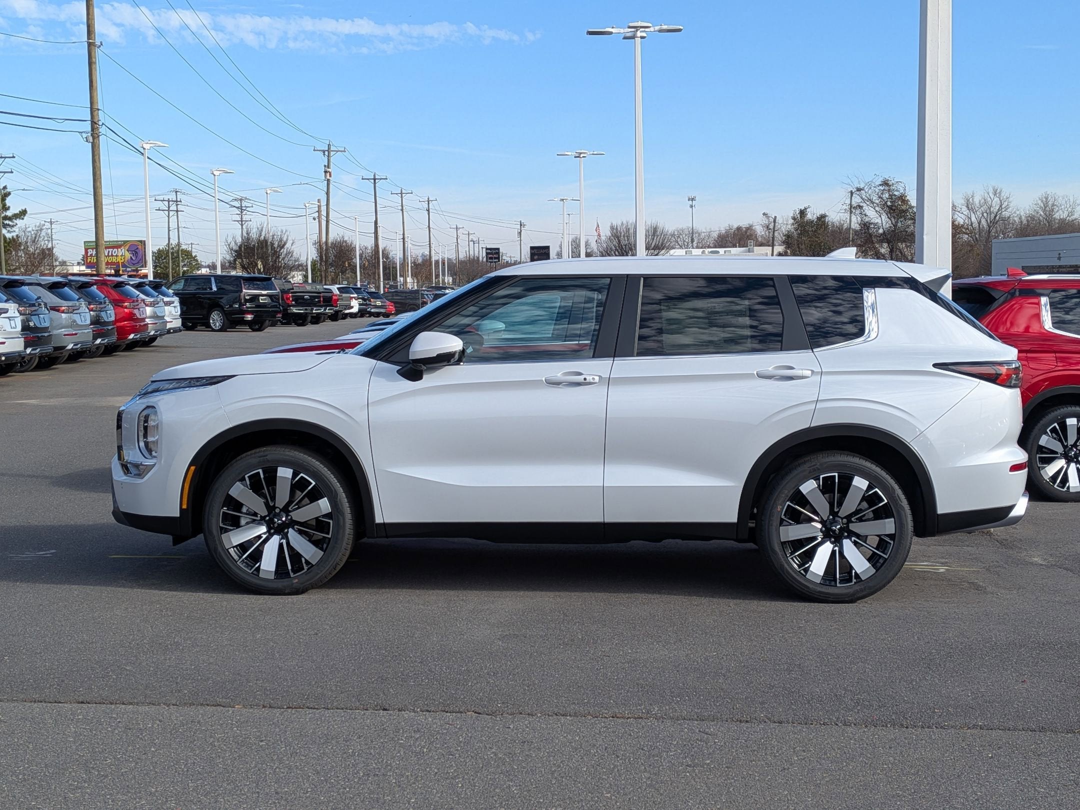 2026 Mitsubishi Outlander SE