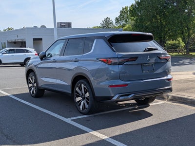 2026 Mitsubishi Outlander SE