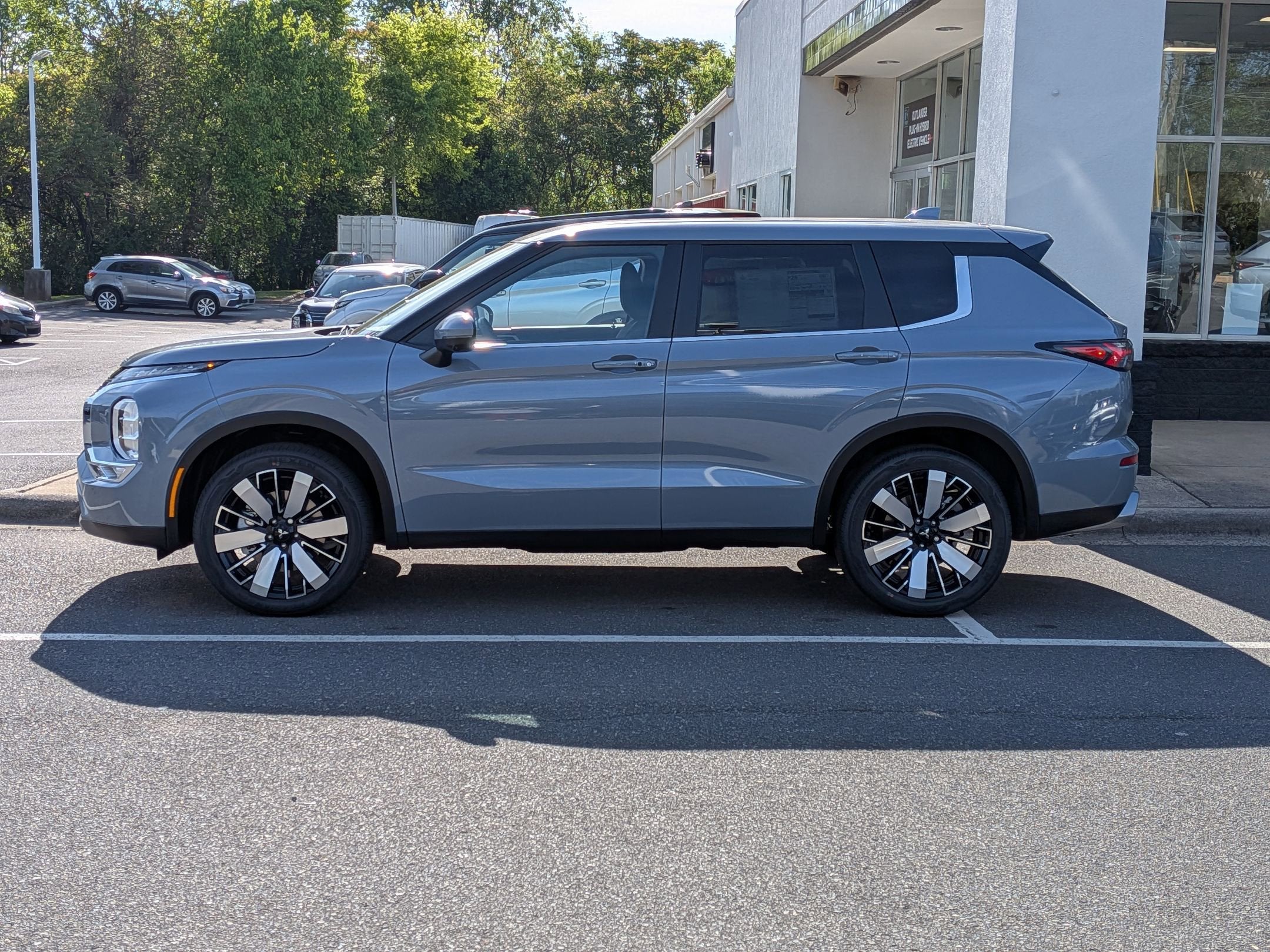 2026 Mitsubishi Outlander SE