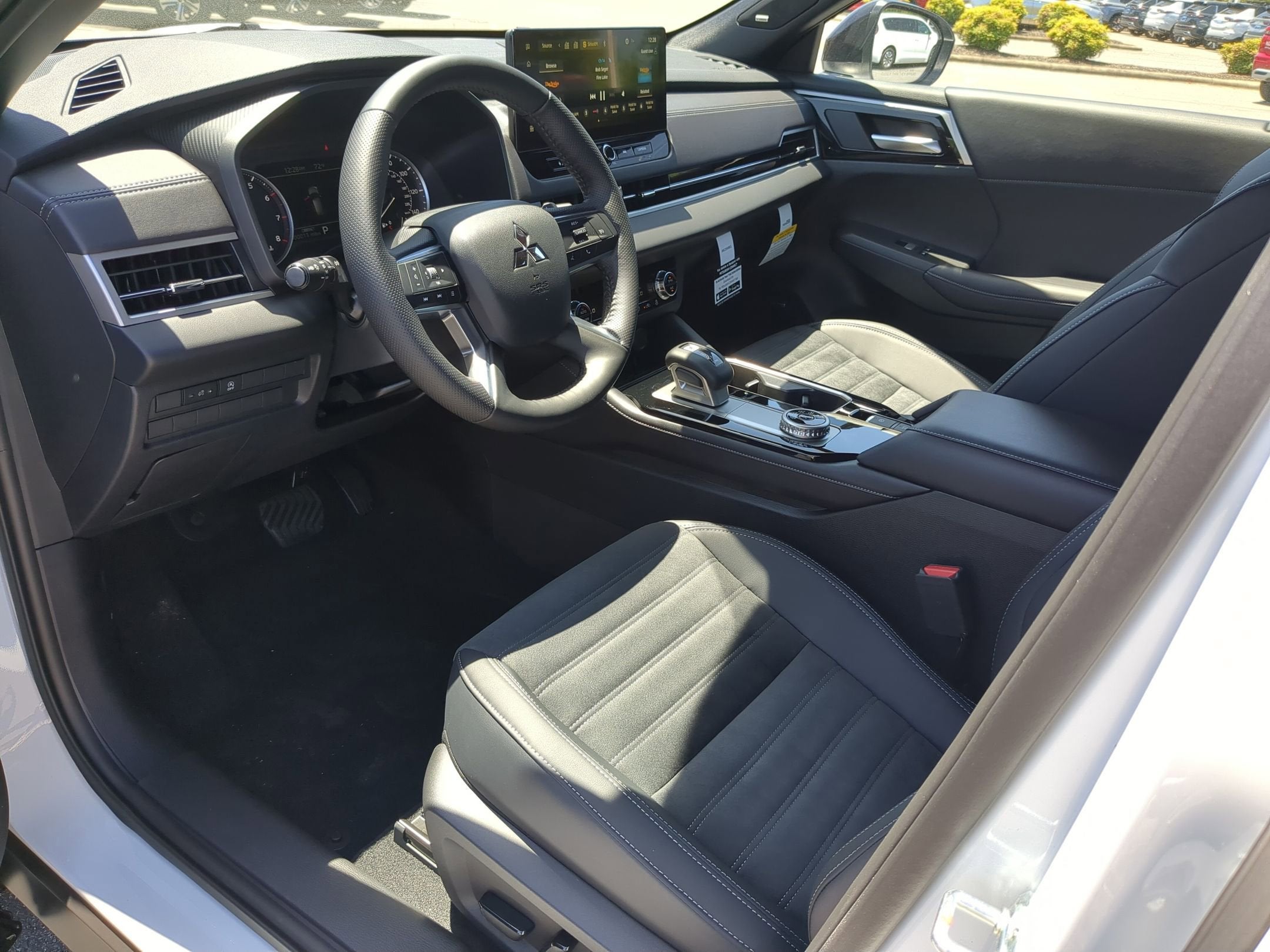 2026 Mitsubishi Outlander LE