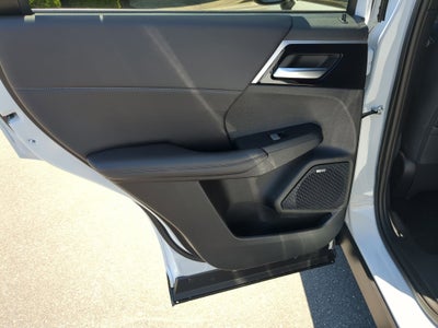 2026 Mitsubishi Outlander LE