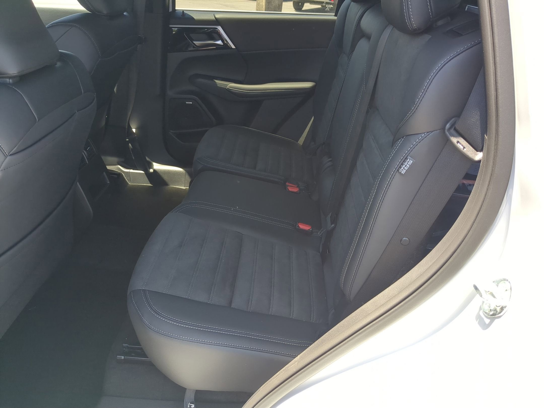 2026 Mitsubishi Outlander LE