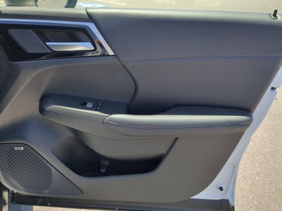 2026 Mitsubishi Outlander LE