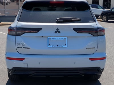 2026 Mitsubishi Outlander LE
