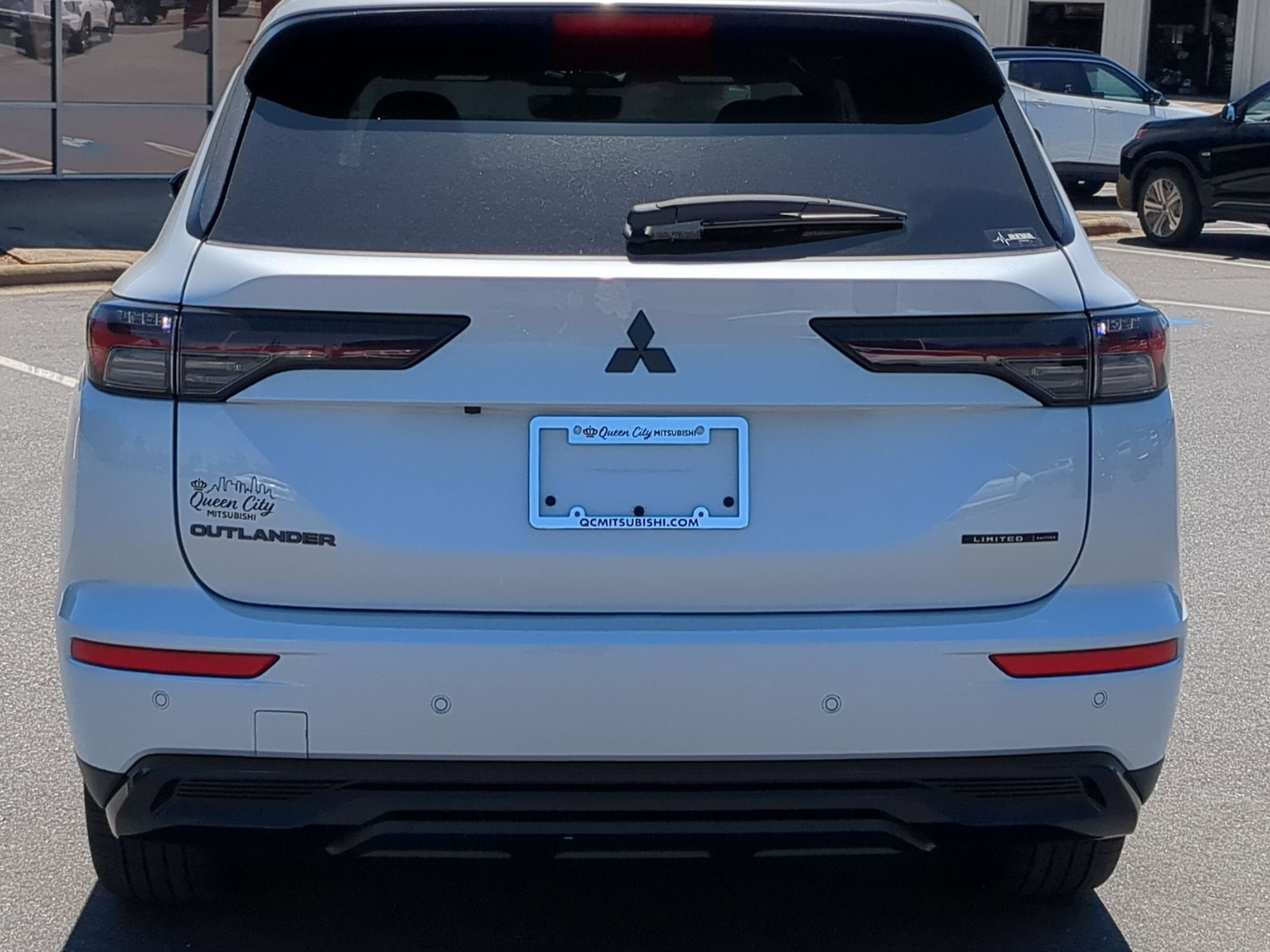 2026 Mitsubishi Outlander LE