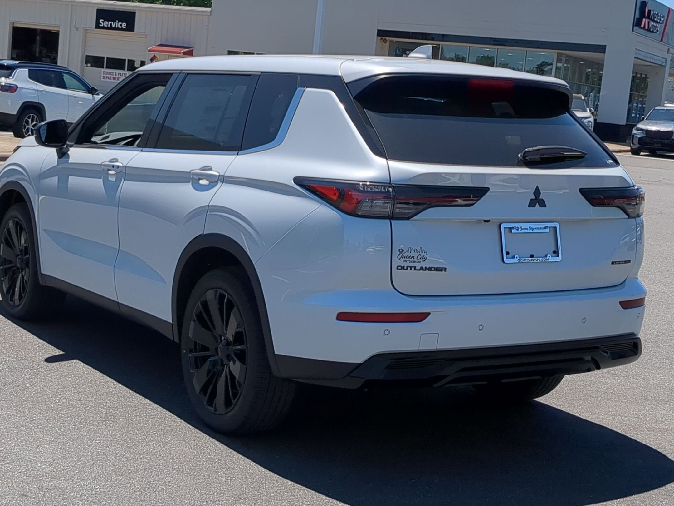 2026 Mitsubishi Outlander LE