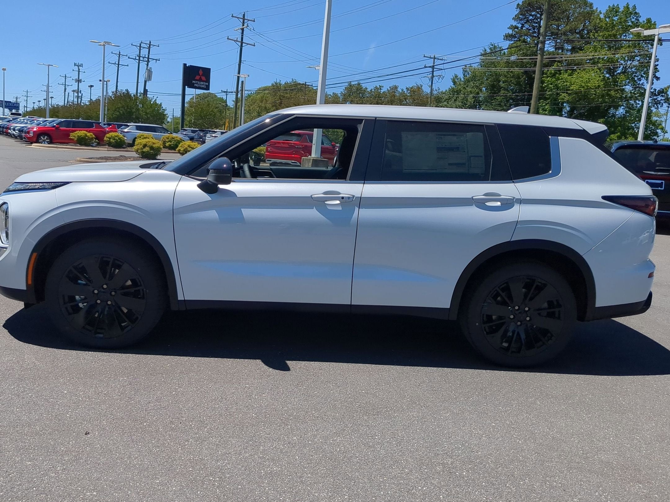 2026 Mitsubishi Outlander LE