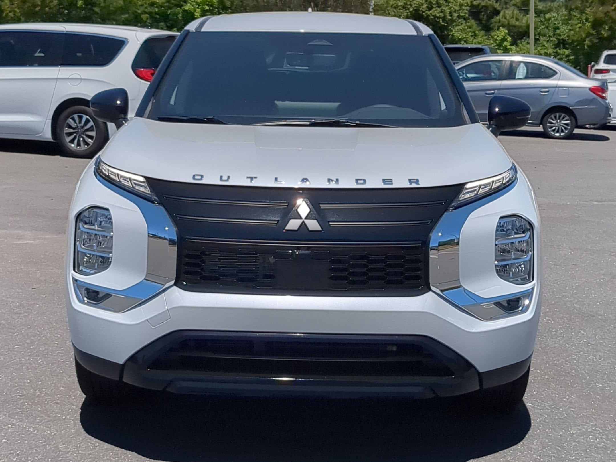 2026 Mitsubishi Outlander LE