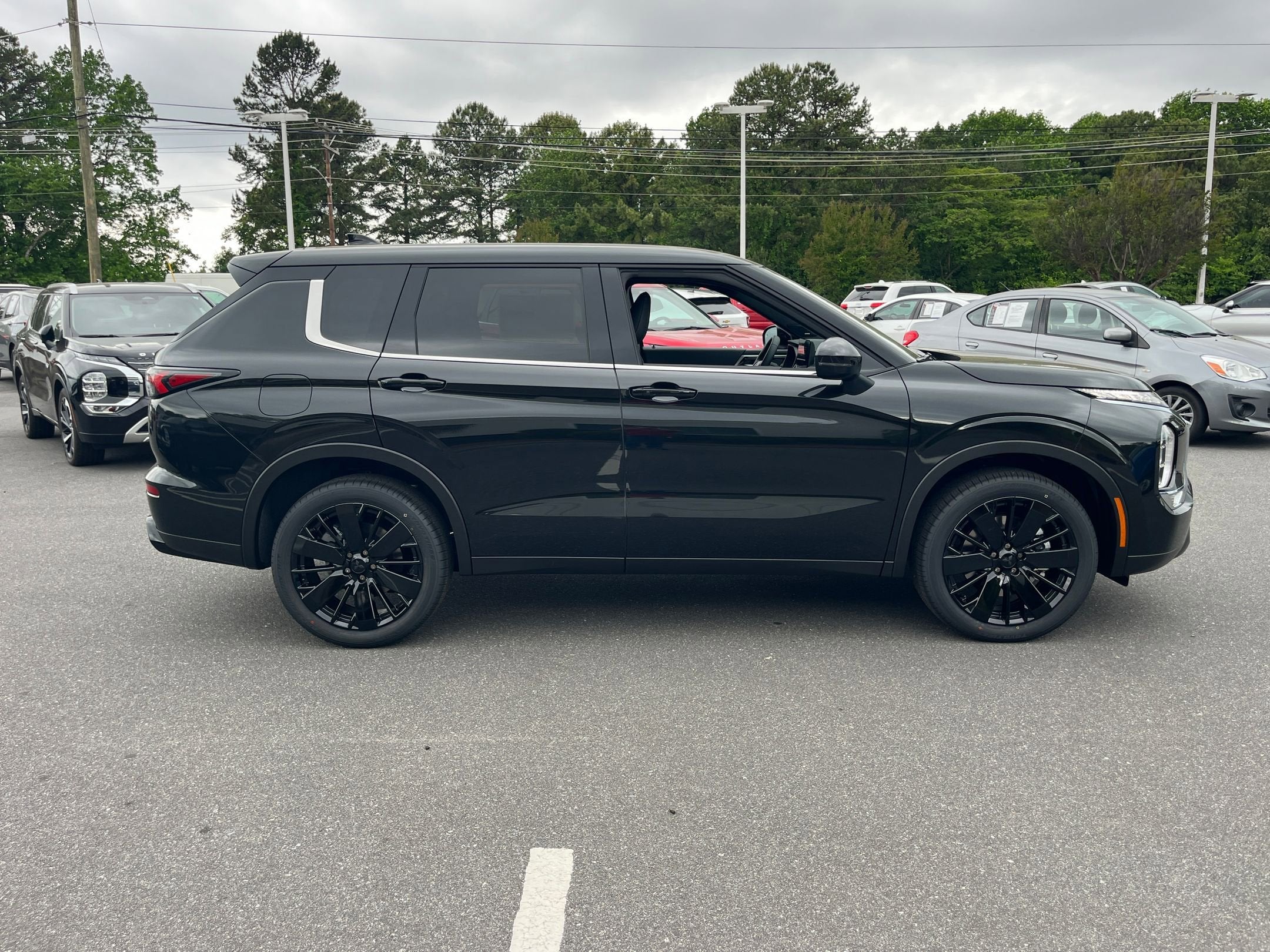 2026 Mitsubishi Outlander LE