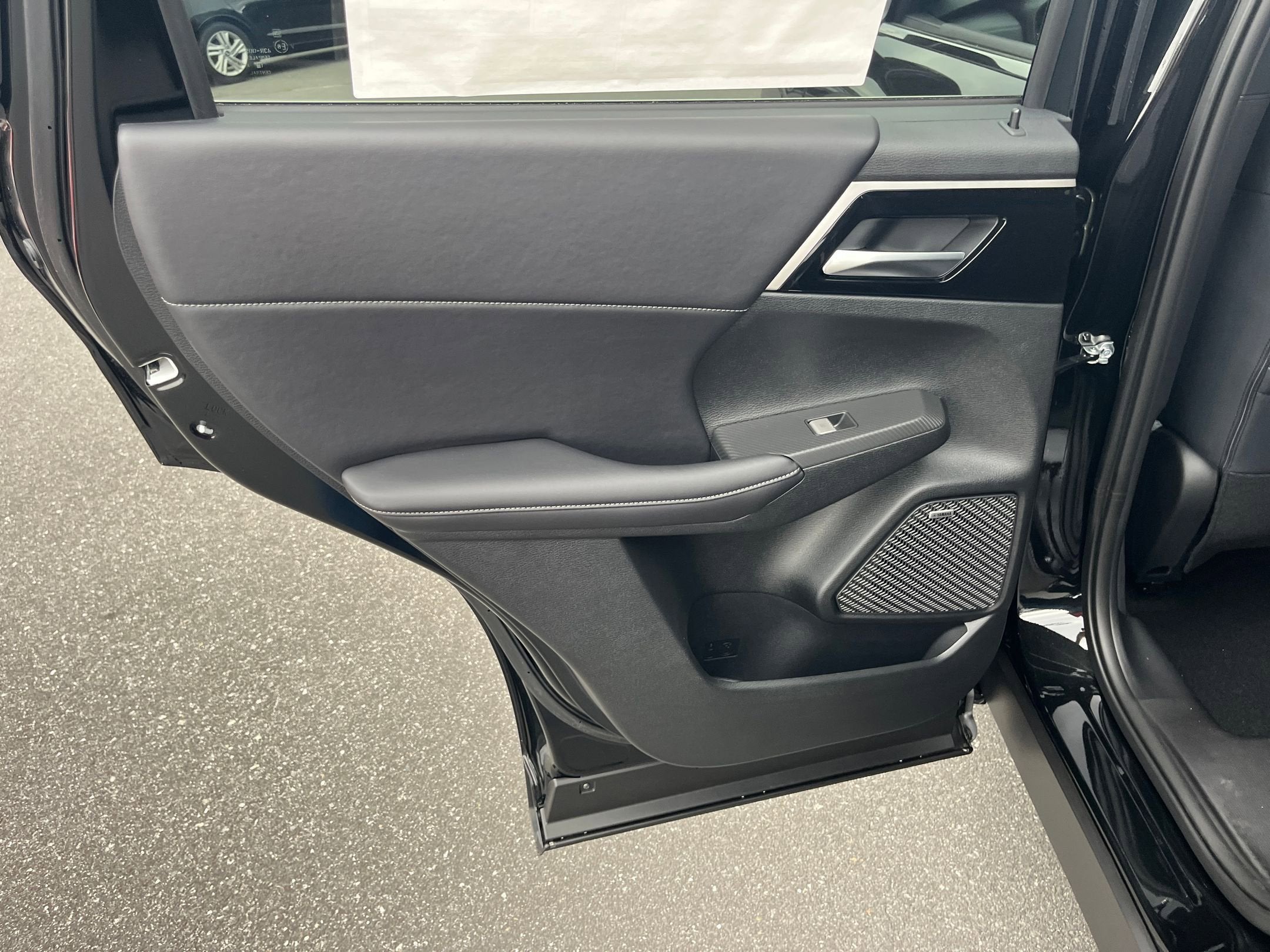 2026 Mitsubishi Outlander LE