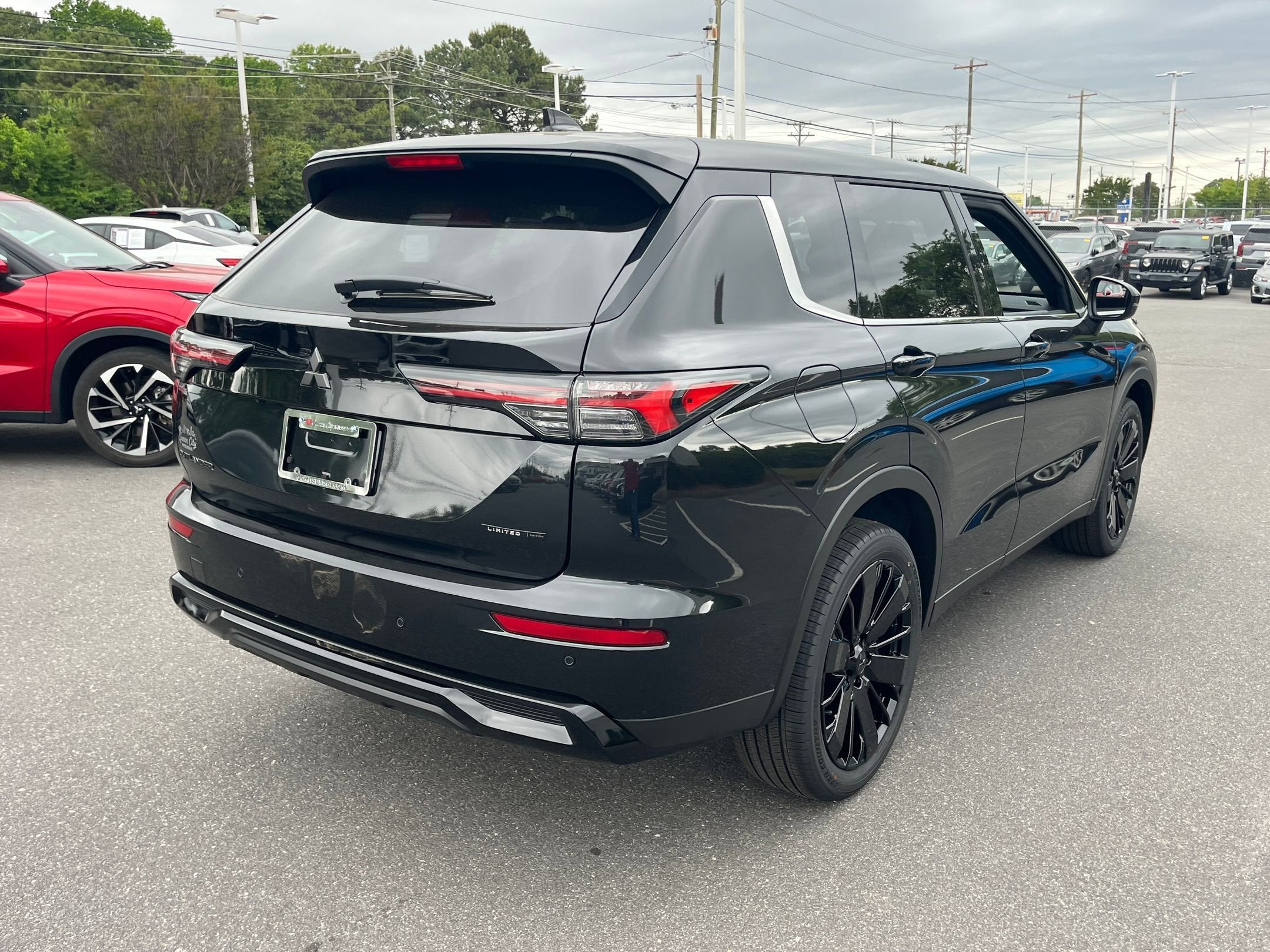 2026 Mitsubishi Outlander LE