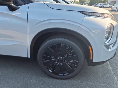 2026 Mitsubishi Outlander LE