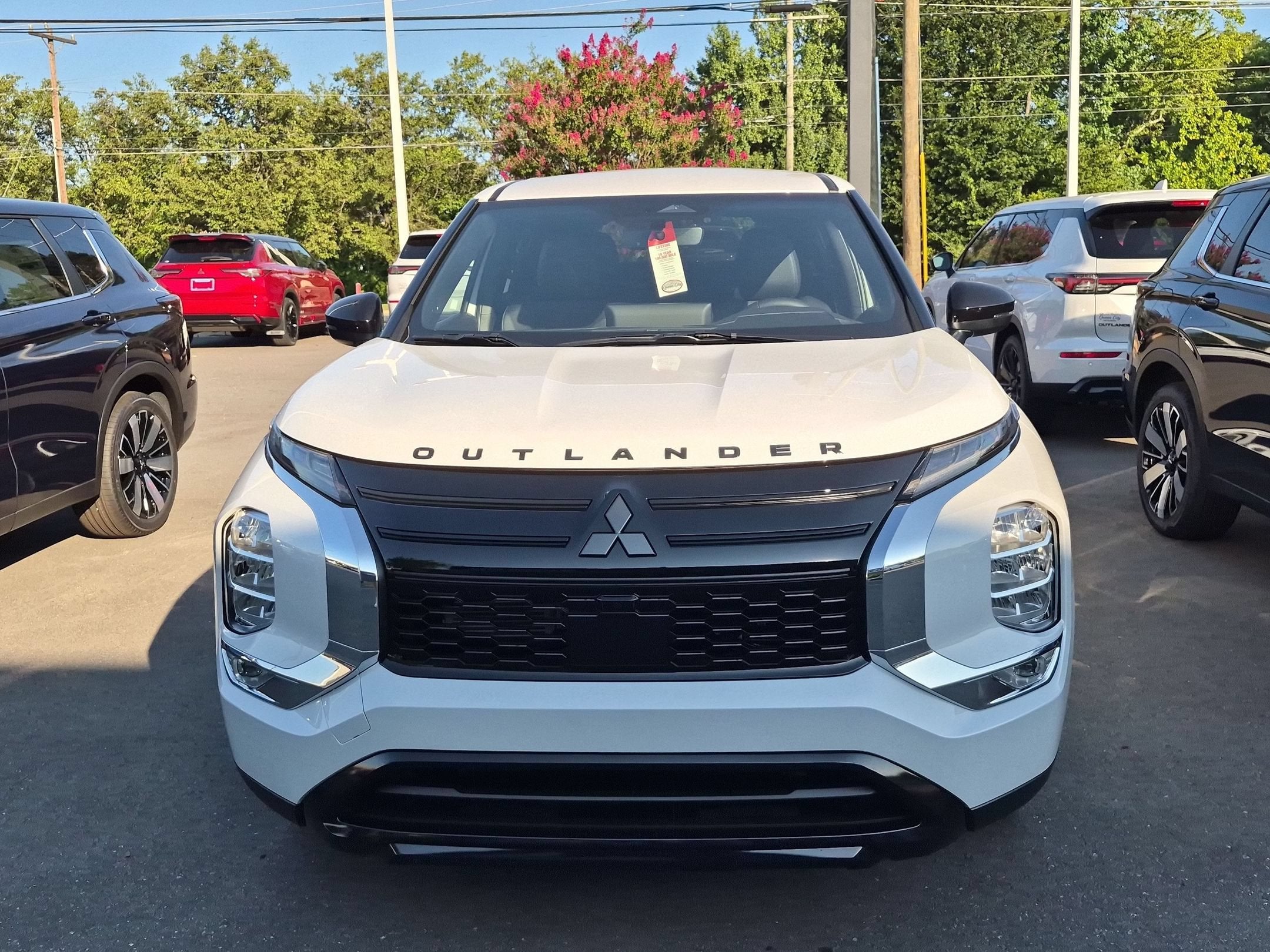 2026 Mitsubishi Outlander LE