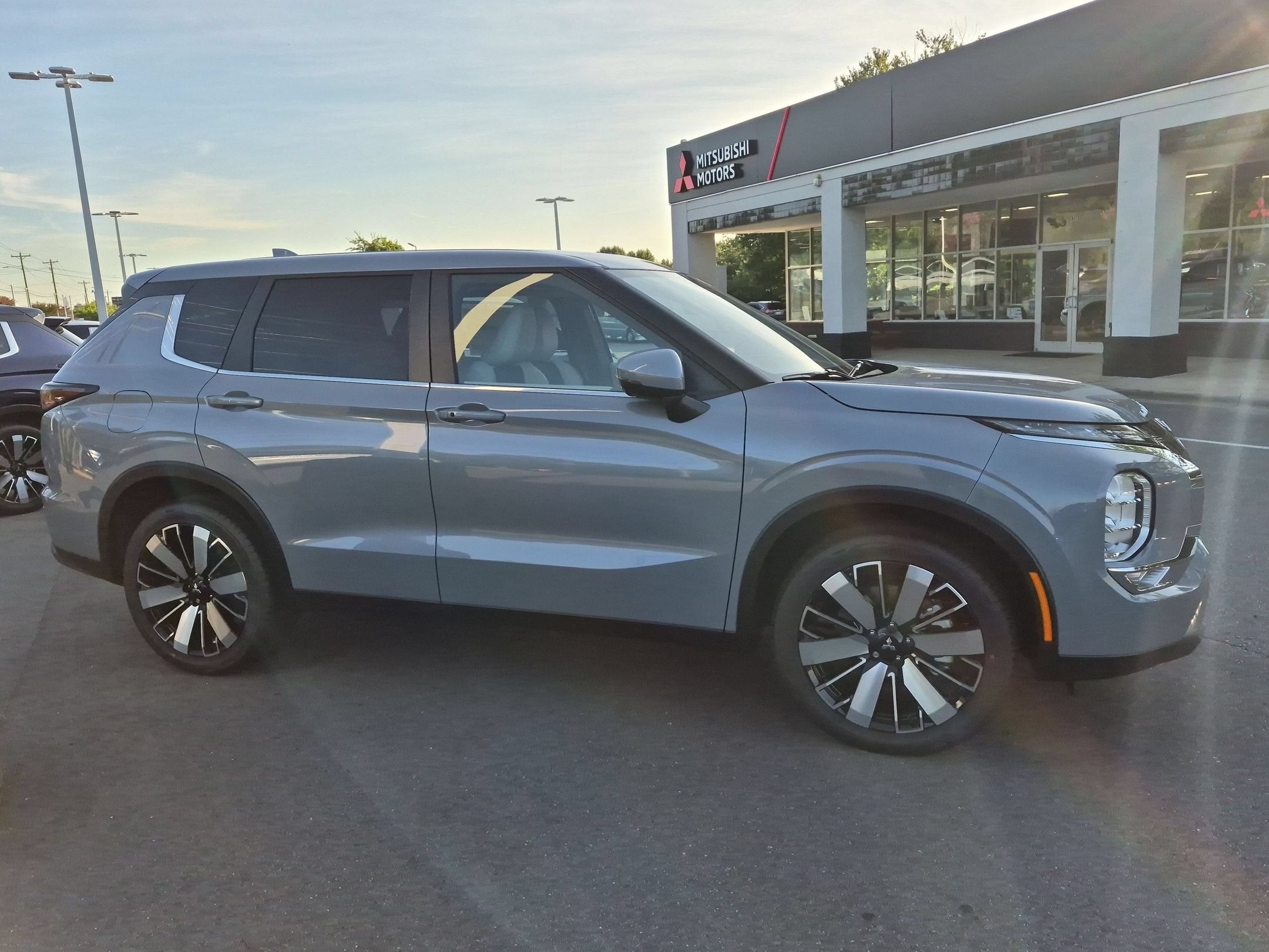 2026 Mitsubishi Outlander SE