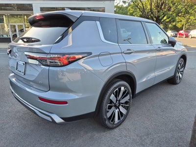 2026 Mitsubishi Outlander SE