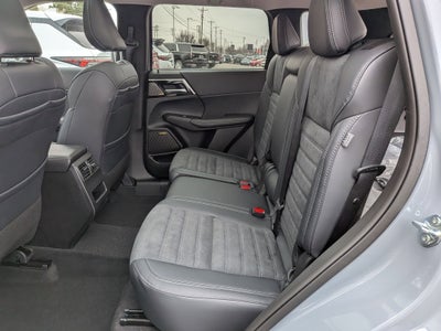 2026 Mitsubishi Outlander SE