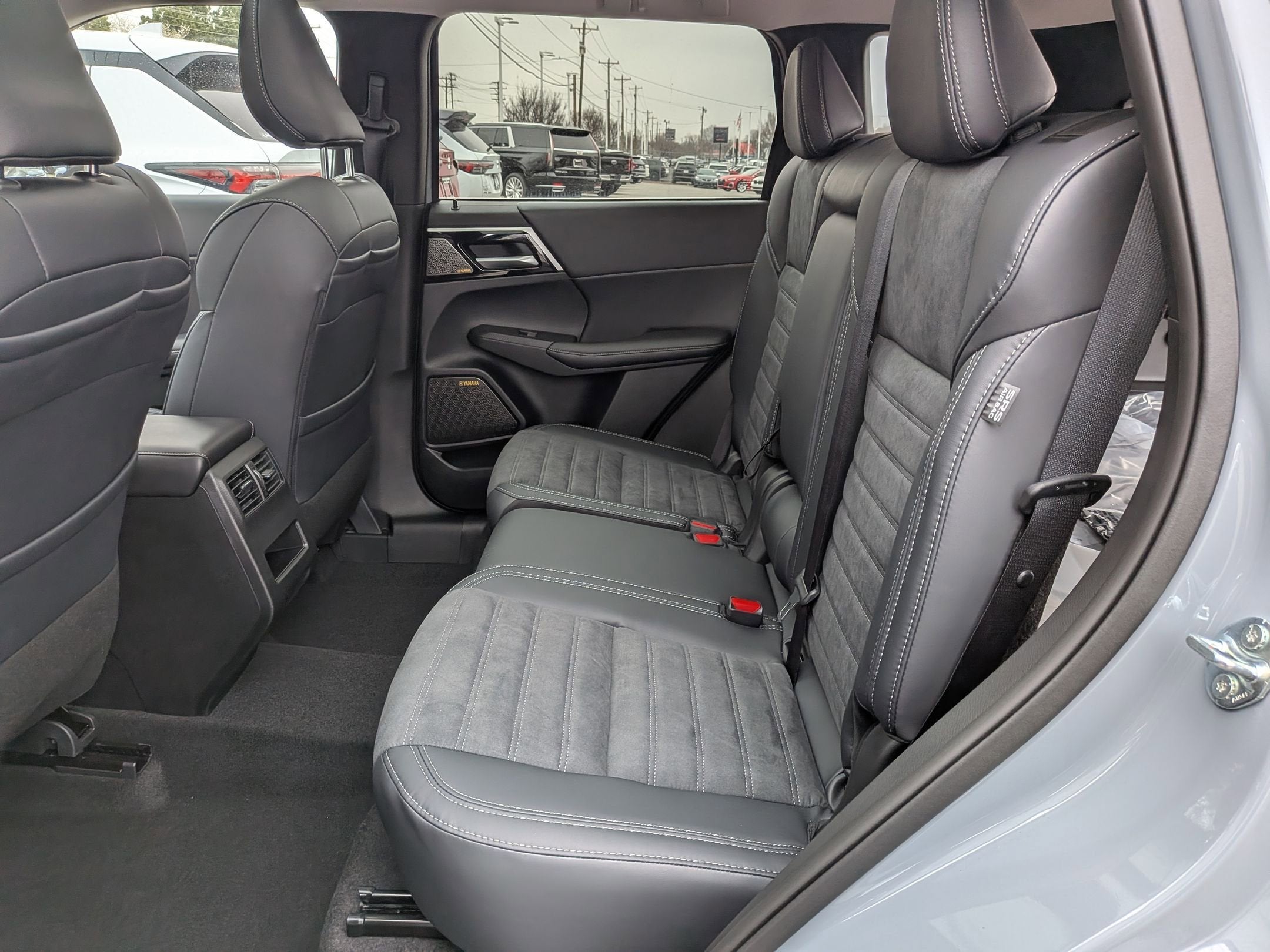 2026 Mitsubishi Outlander SE