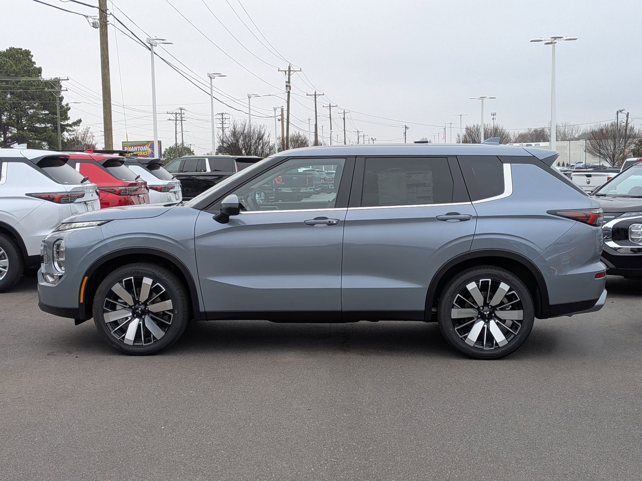 2026 Mitsubishi Outlander SE