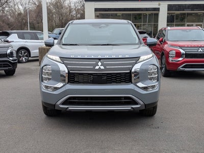 2026 Mitsubishi Outlander SE