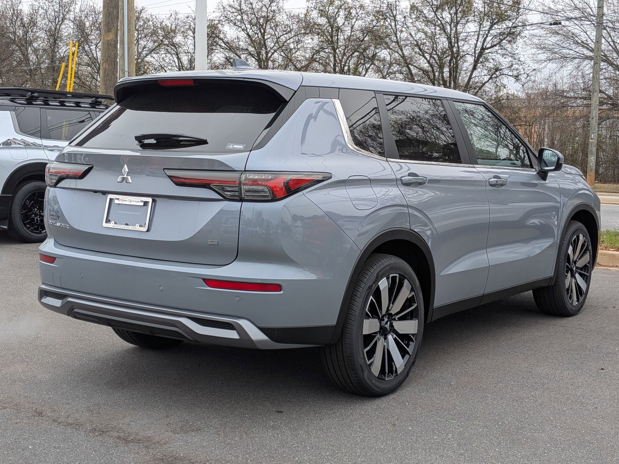 2026 Mitsubishi Outlander SE