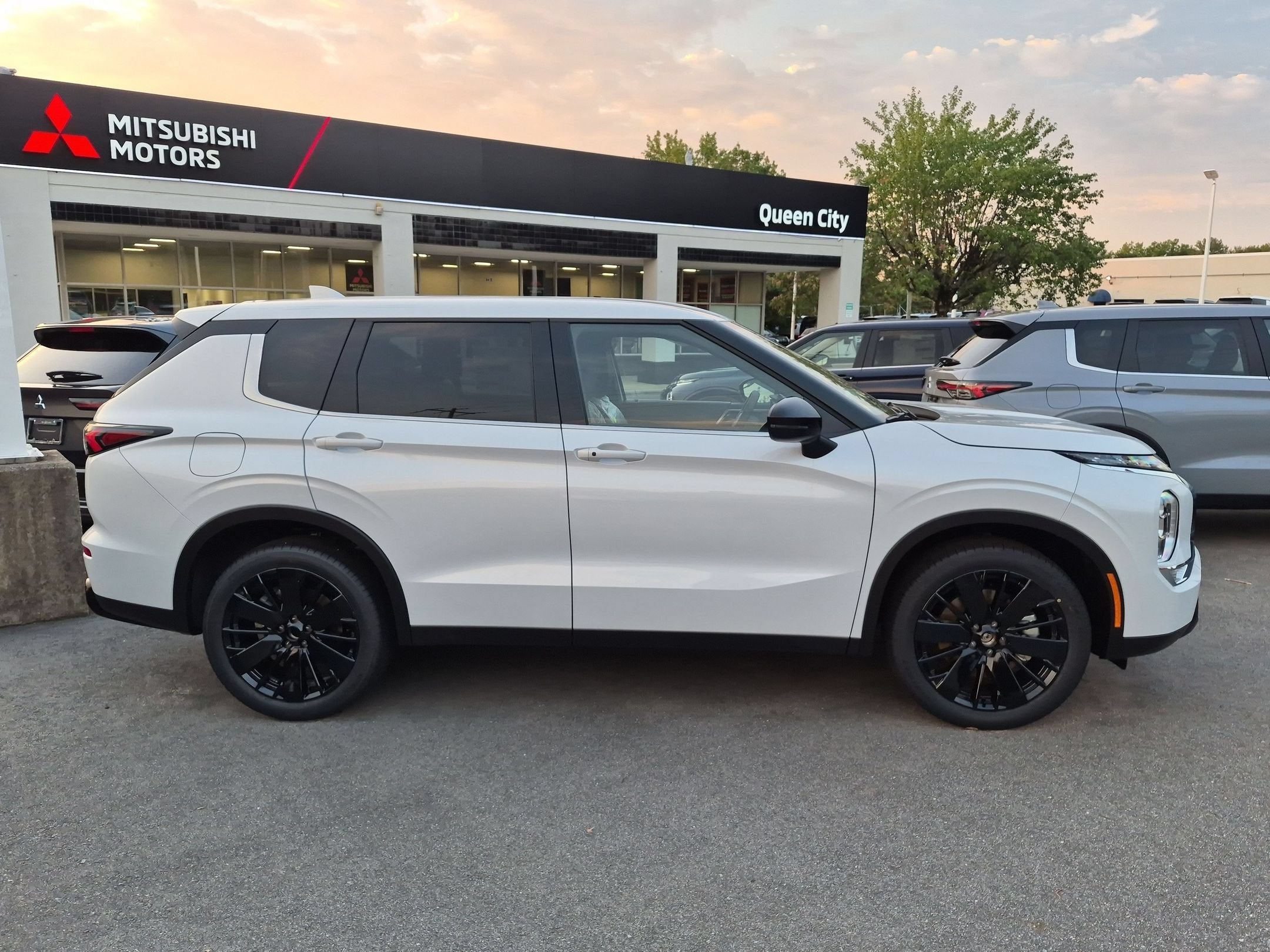 2026 Mitsubishi Outlander LE