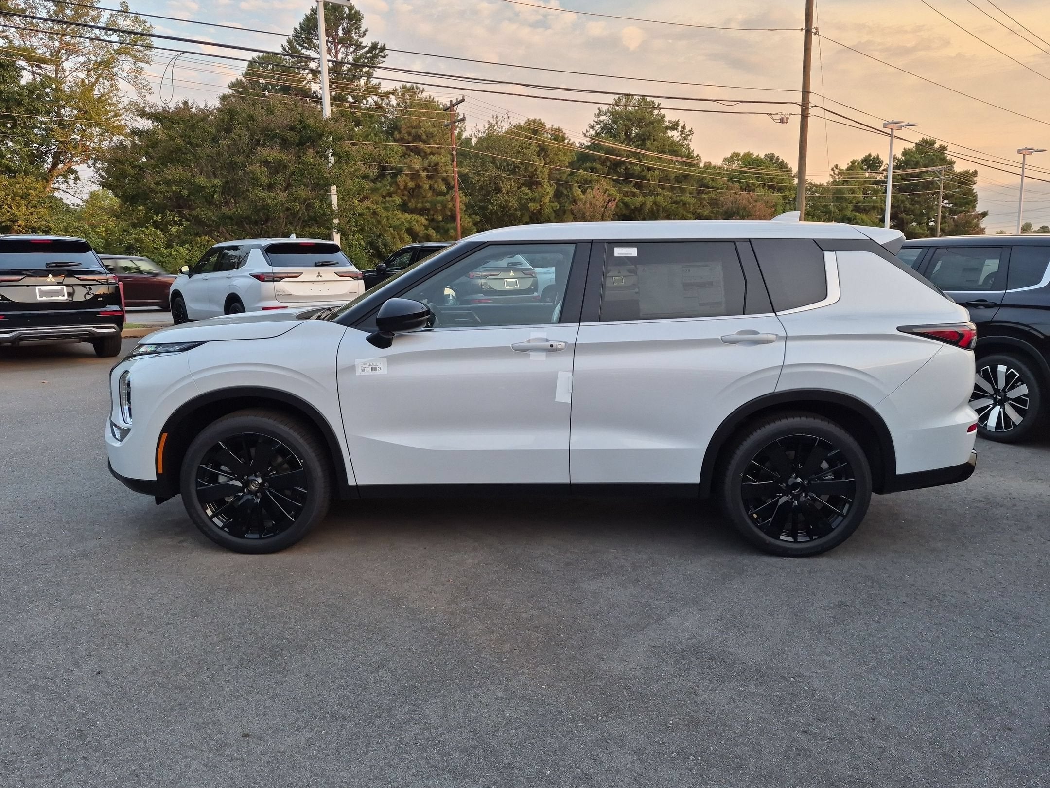 2026 Mitsubishi Outlander LE