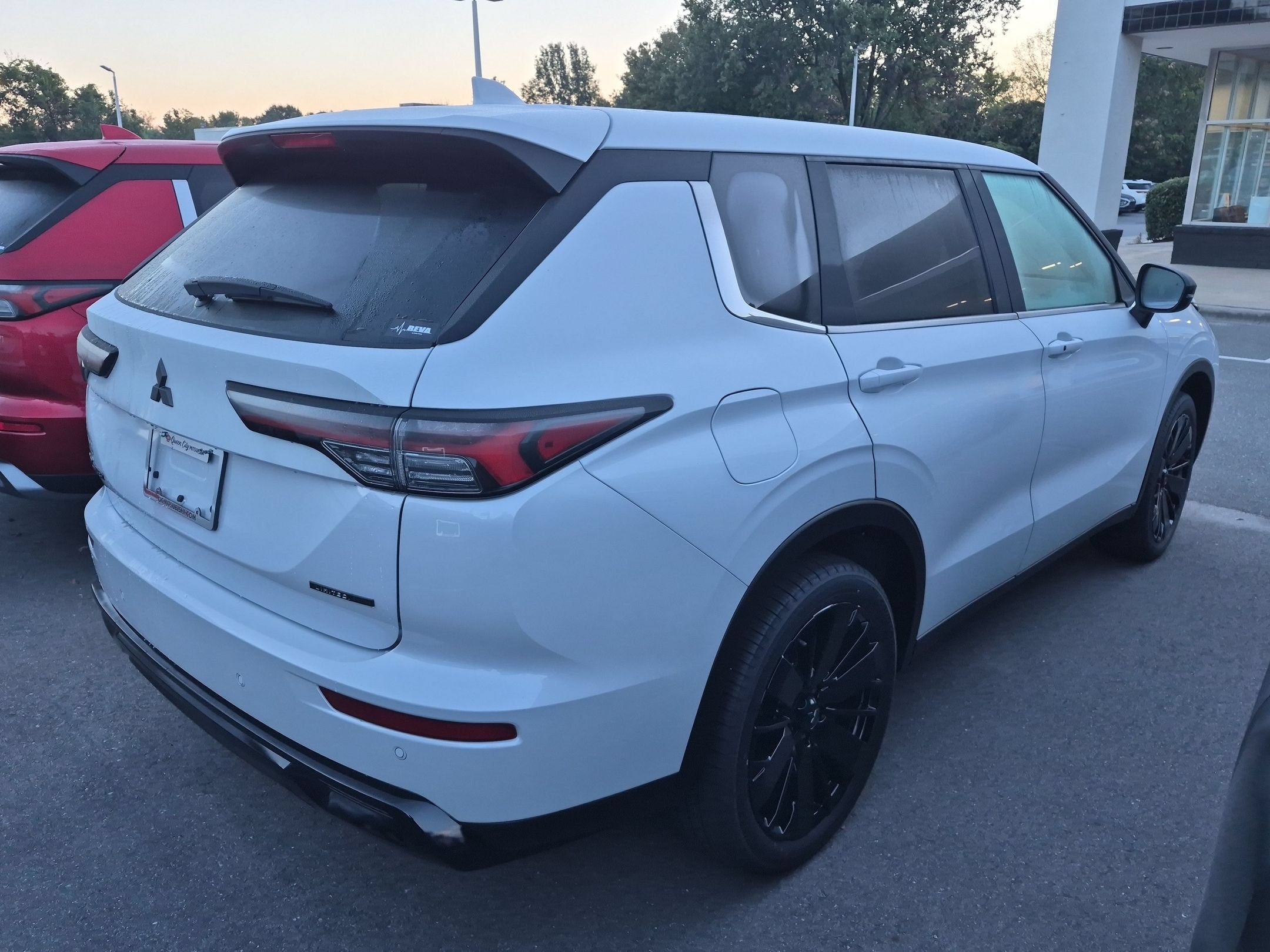 2026 Mitsubishi Outlander LE
