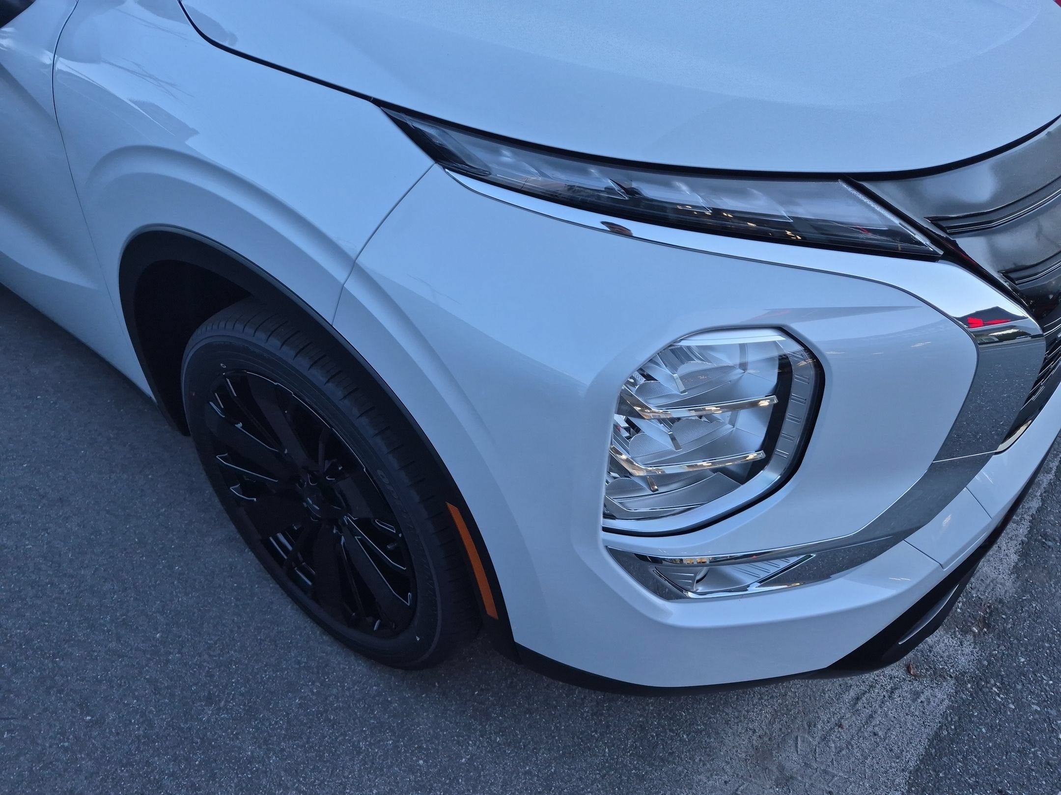 2026 Mitsubishi Outlander LE