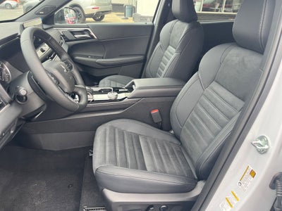 2026 Mitsubishi Outlander LE