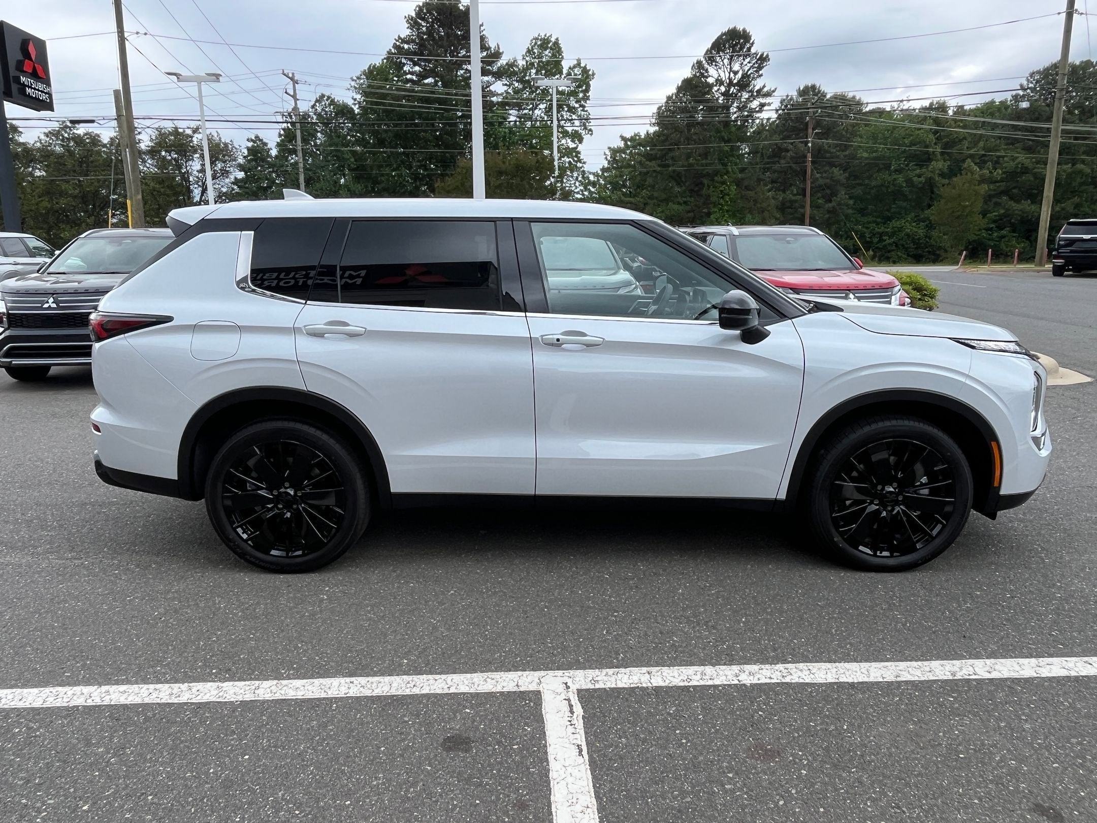 2026 Mitsubishi Outlander LE