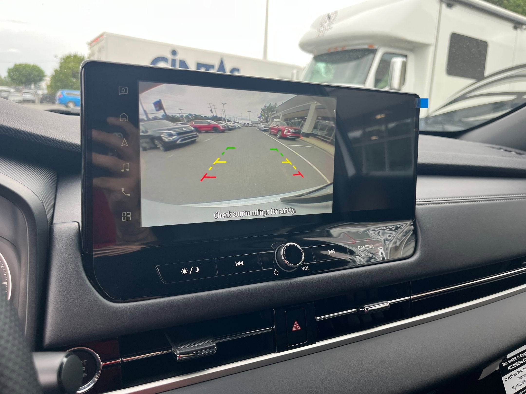 2026 Mitsubishi Outlander LE