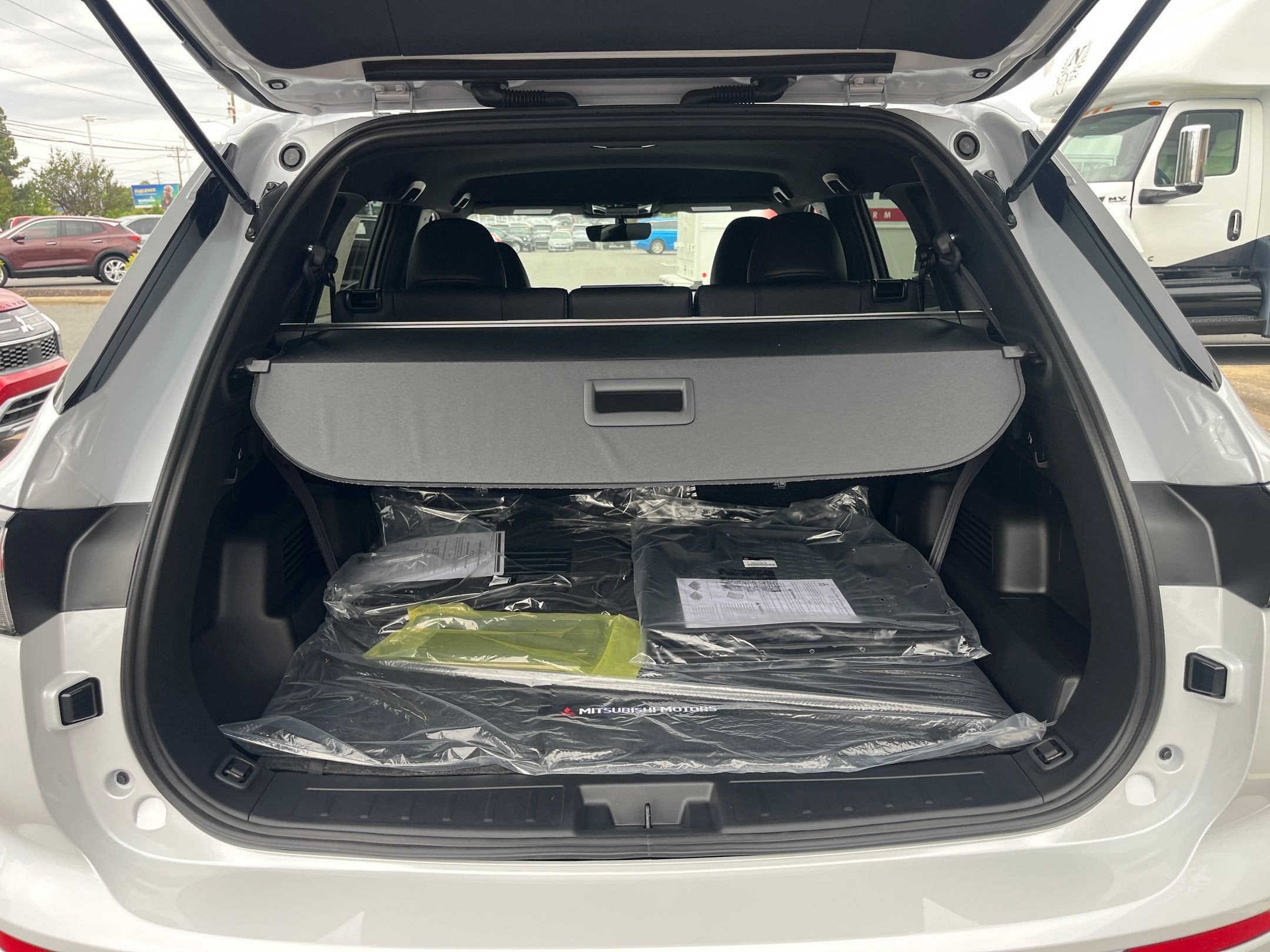 2026 Mitsubishi Outlander LE
