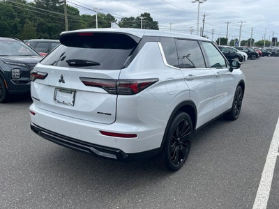2026 Mitsubishi Outlander LE