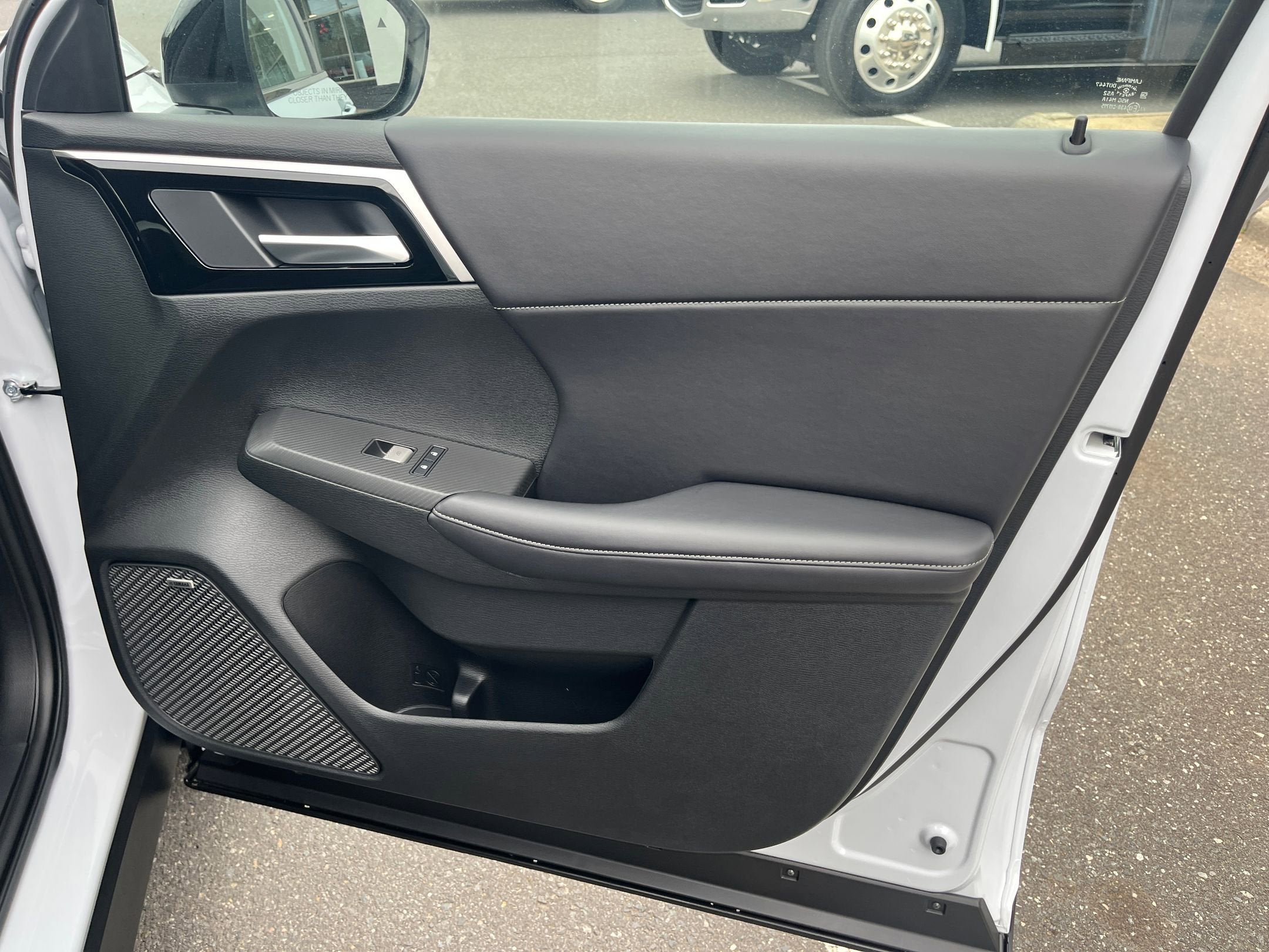 2026 Mitsubishi Outlander LE