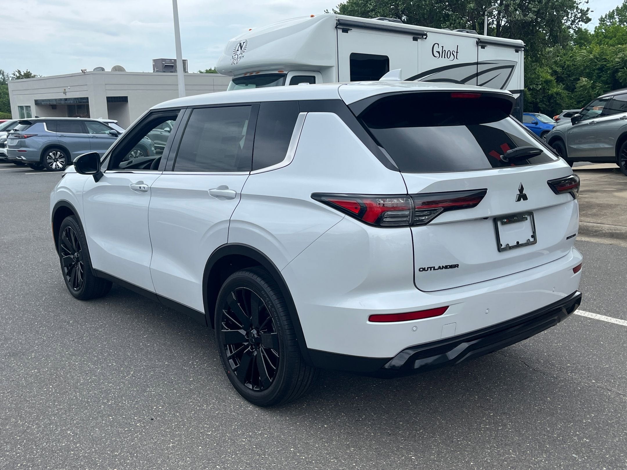 2026 Mitsubishi Outlander LE