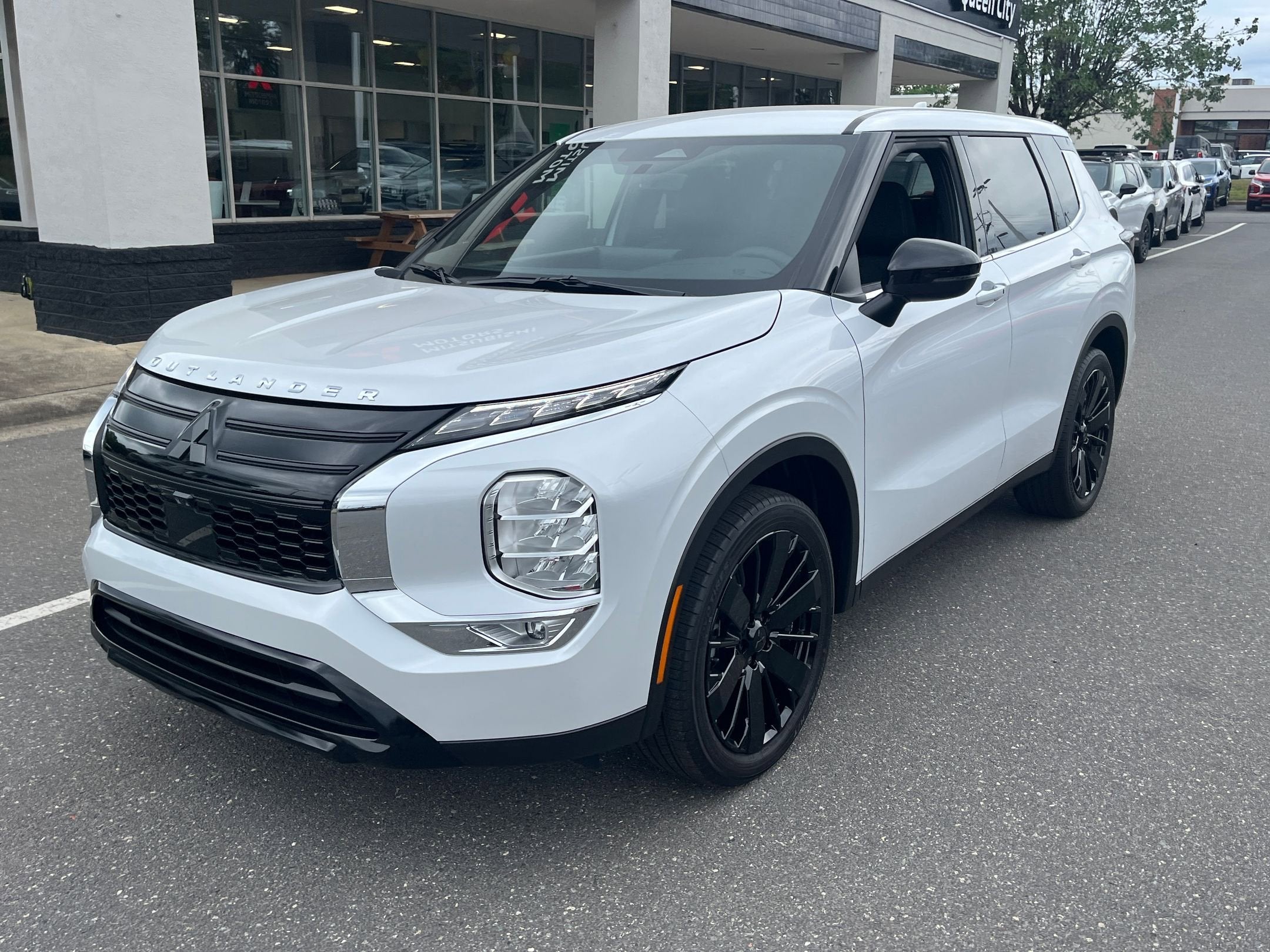 2026 Mitsubishi Outlander LE