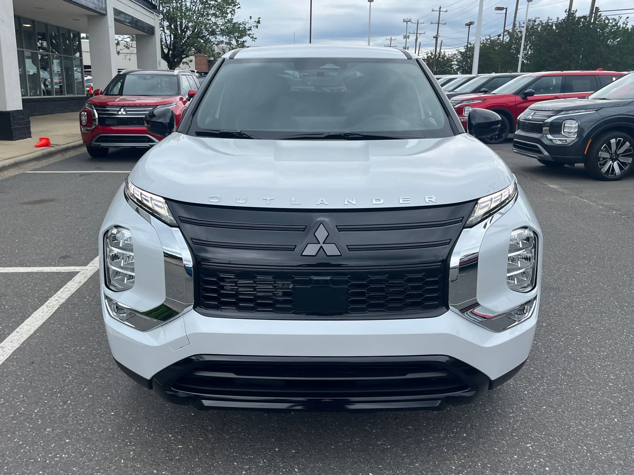 2026 Mitsubishi Outlander LE