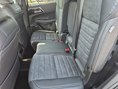 2026 Mitsubishi Outlander SE