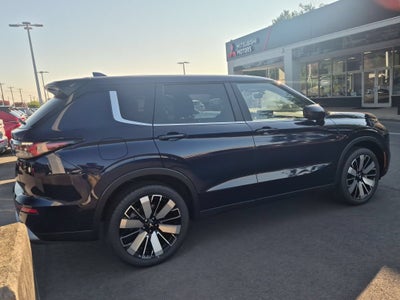 2026 Mitsubishi Outlander SE